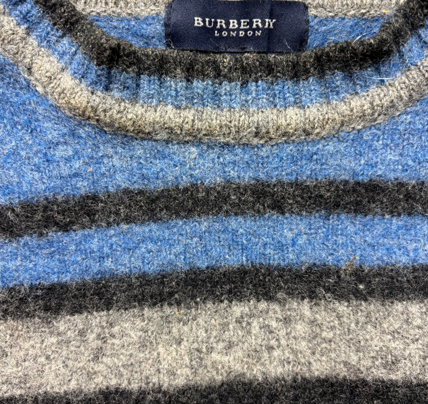 BURBERRY STRIPED KNIT