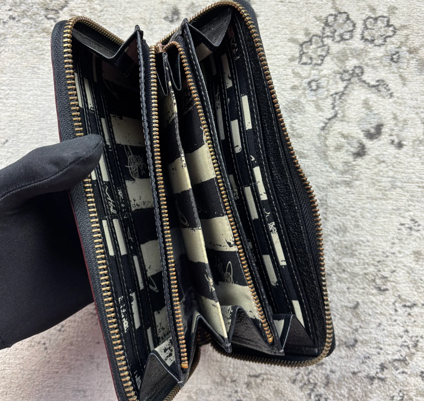 VIVIENNE WESTWOOD WALLET